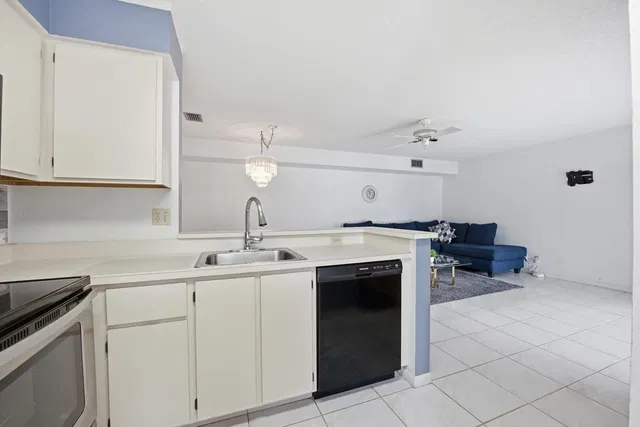  Unit 208 photo 7