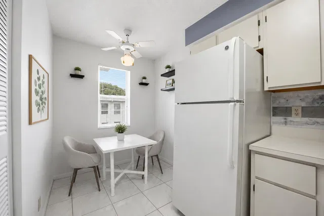  Unit 208 photo 9