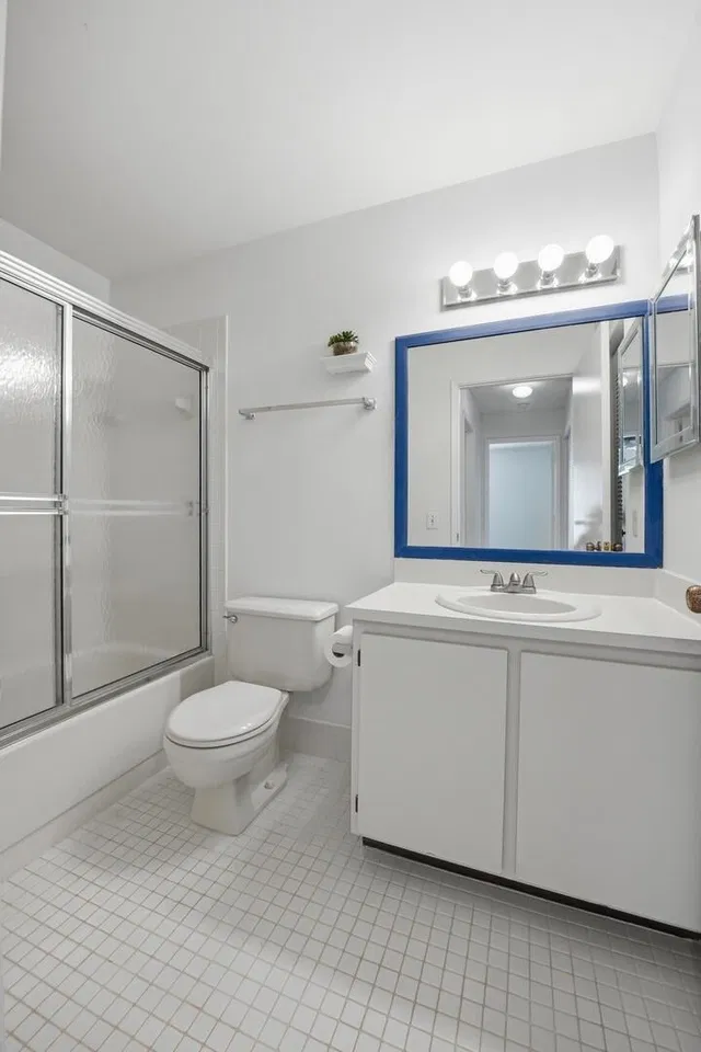  Unit 208 photo 14