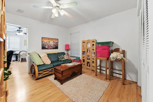 Residence photo 17