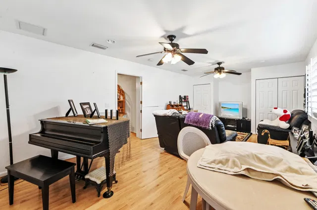 Residence photo 18