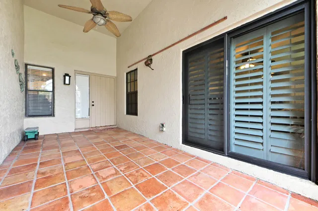 Residence photo 23