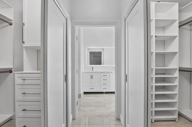 Residence photo 18