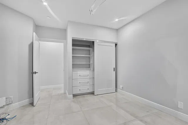 Residence photo 30