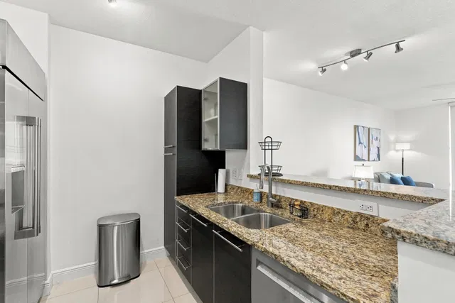 Cityplace South Tower Unit 521 photo 9