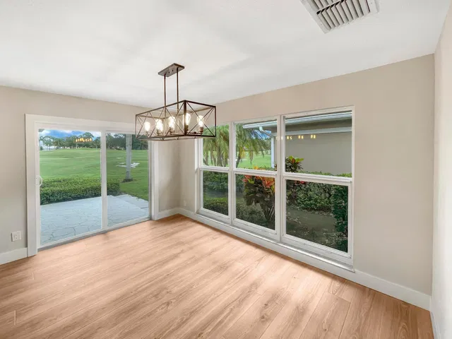 Monarch Country Club Residence photo 11