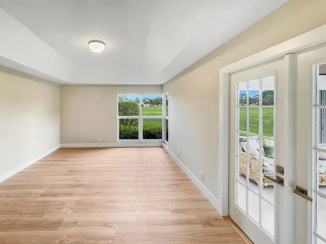 Monarch Country Club Residence photo 13