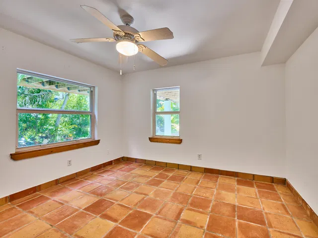  Residence photo 60