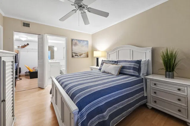 Unit 413 photo 11