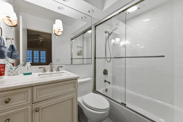 Unit 413 photo 12