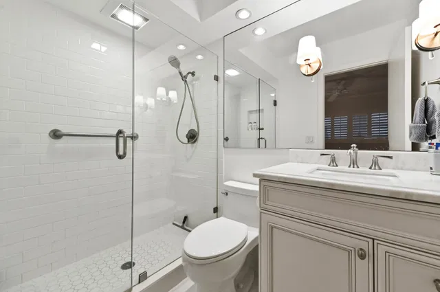 Unit 413 photo 15