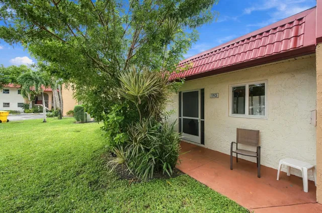 Residence photo 2
