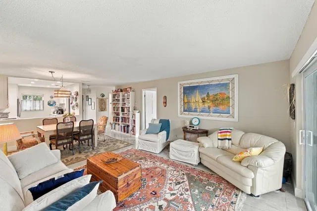 Residence photo 9