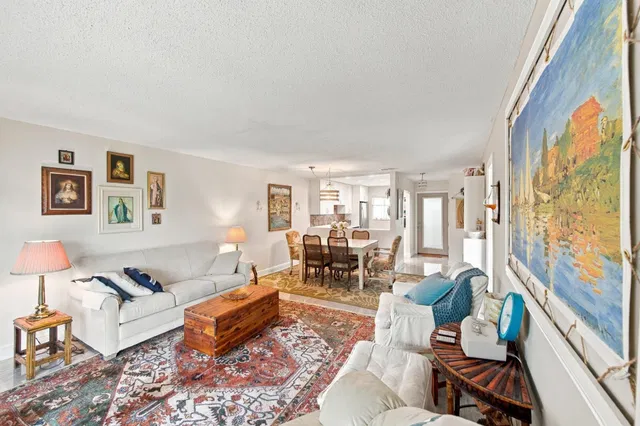 Residence photo 10