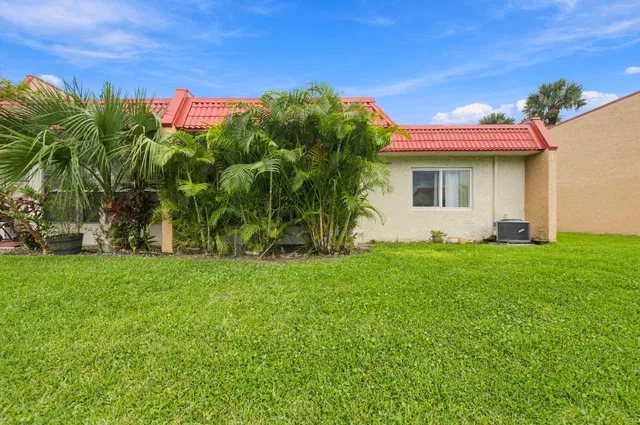 Residence photo 24
