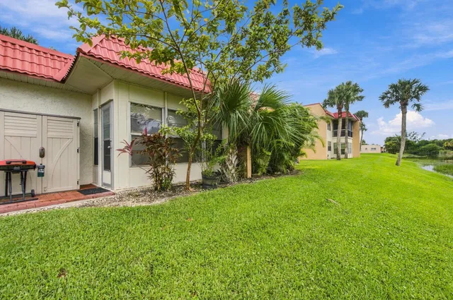 Residence photo 25