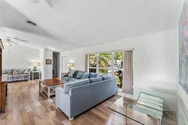 Residence photo 14
