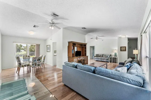 Residence photo 15