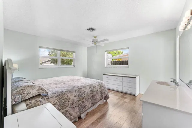 Residence photo 18