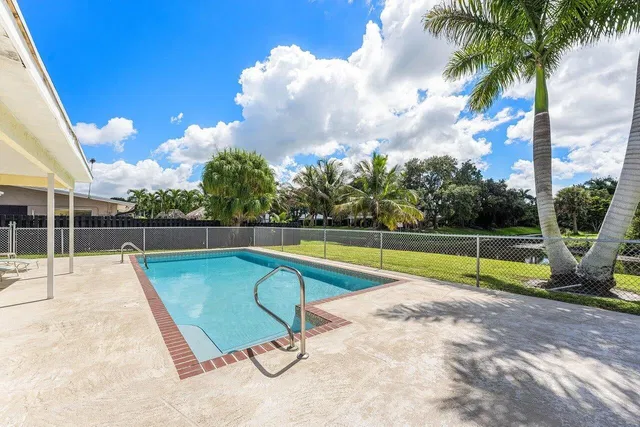 Residence photo 25