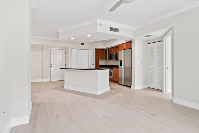 The Prado Unit 636 photo 9