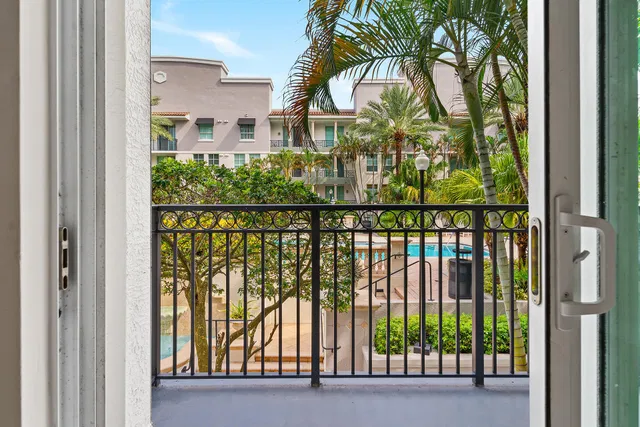 The Prado Unit 636 photo 10