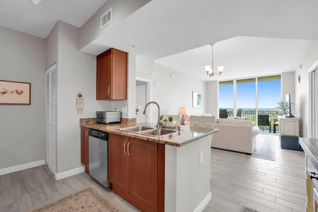 Unit 1213 photo 4