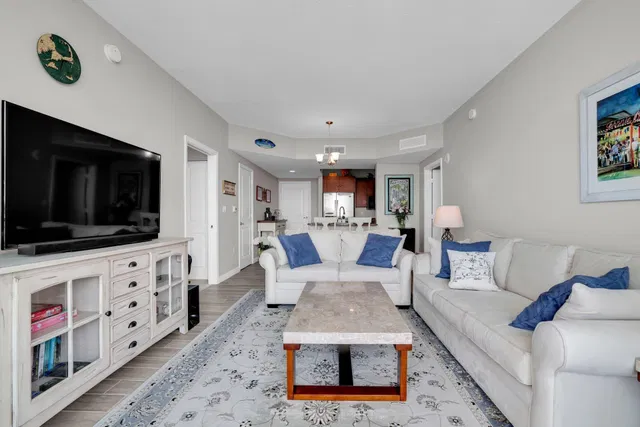 Unit 1213 photo 7