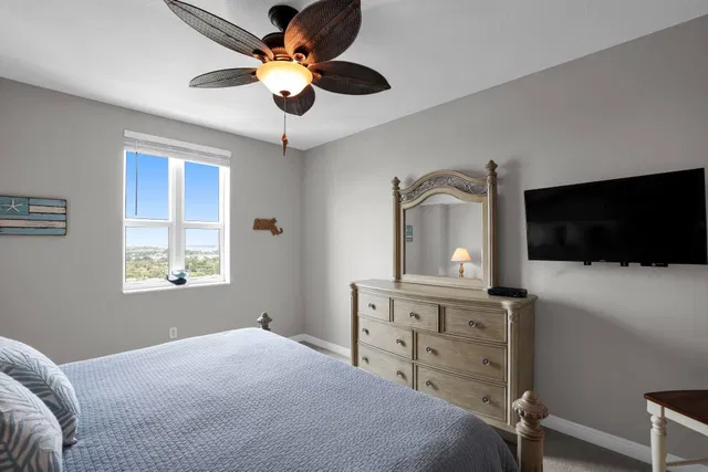 Unit 1213 photo 9