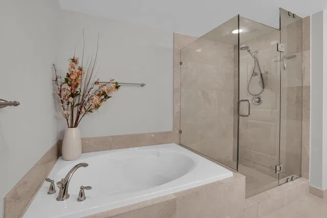 Unit 1213 photo 11