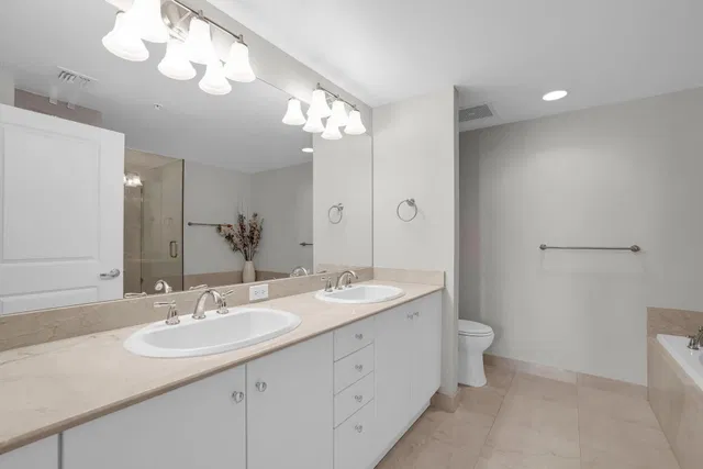 Unit 1213 photo 12