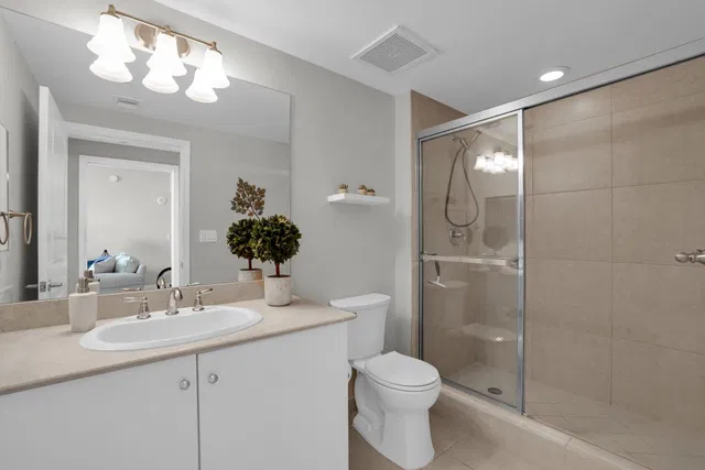 Unit 1213 photo 17