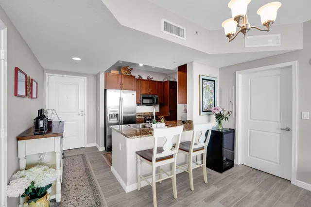 Unit 1213 photo 19