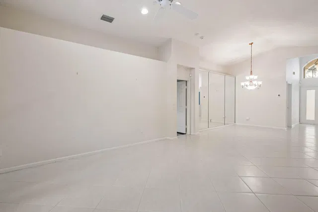 Residence photo 9