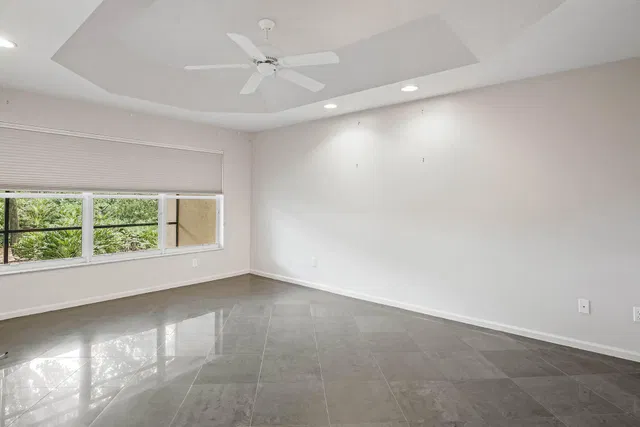 Residence photo 16