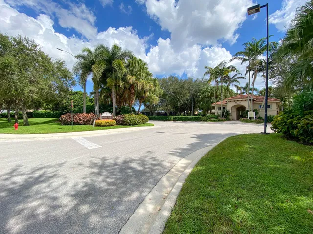Residence photo 65