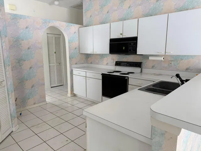 Residence photo 2