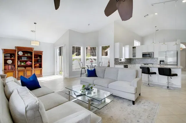 Residence photo 3