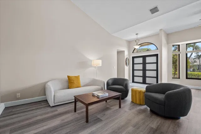 Residence photo 5
