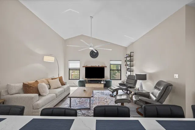 Residence photo 12