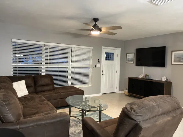 Residence photo 3