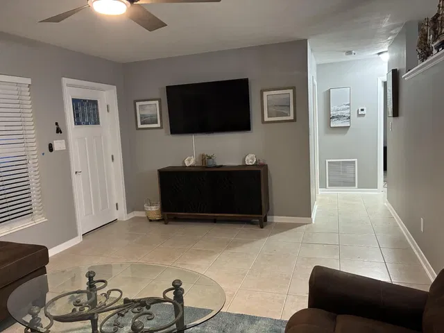 Residence photo 11