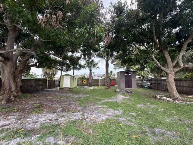 Residence photo 12