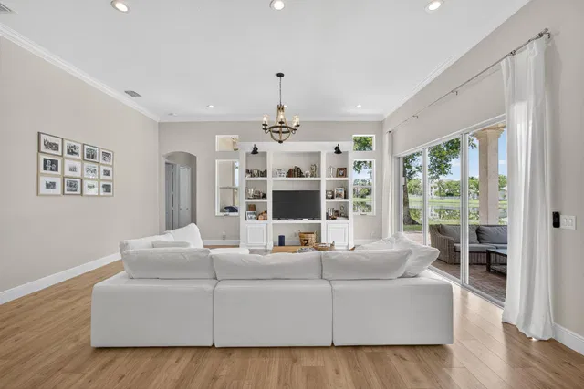 Residence photo 18
