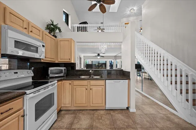 Residence photo 3