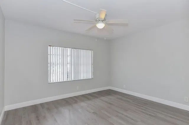 Unit C photo 21