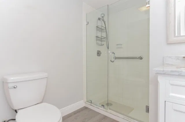 Unit C photo 24