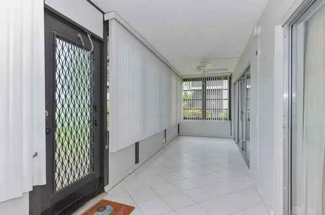 Unit C photo 27