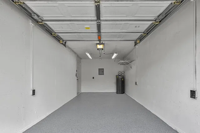 Unit 8 photo 27