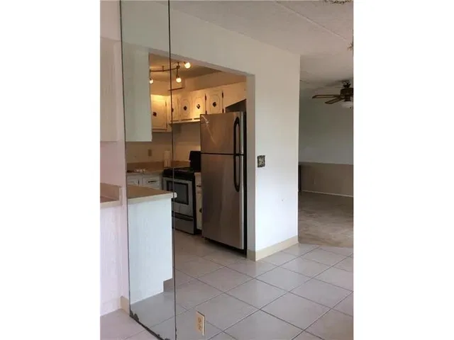 Unit 107 photo 3